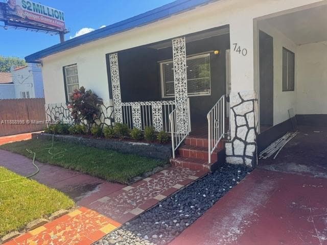 740 NW 42nd St photo 2