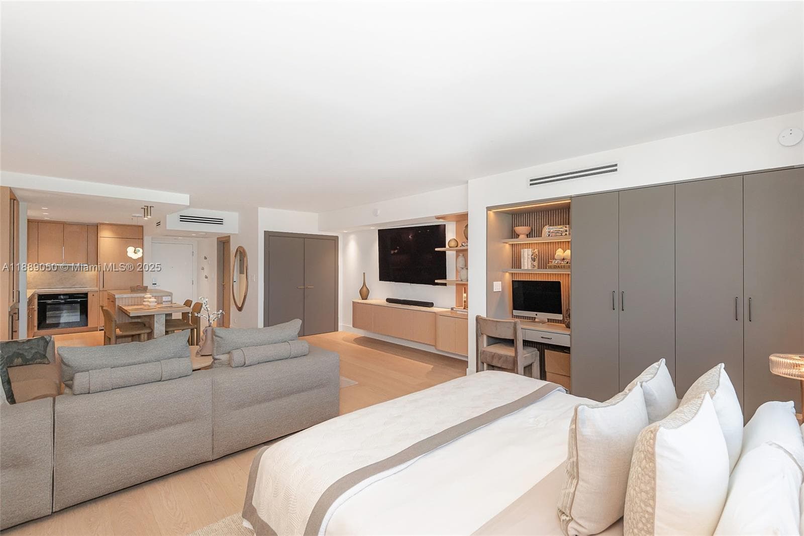 Roney Palace · #1527 in Miami Beach - Photo 7