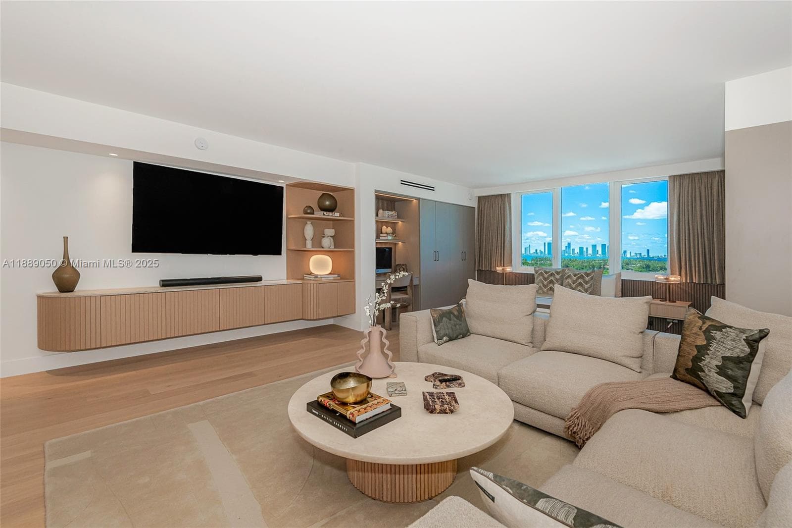 Roney Palace · #1527 in Miami Beach - Photo 3