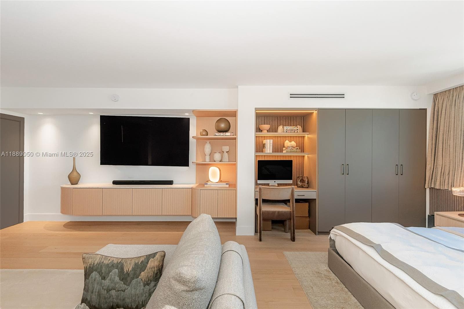 Roney Palace · #1527 in Miami Beach - Photo 11