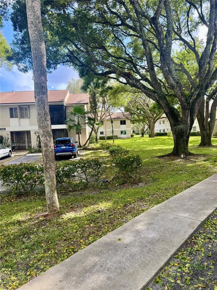 GARDENS NORTH FOUR CONDO · #101 in Pompano Beach - Photo 2
