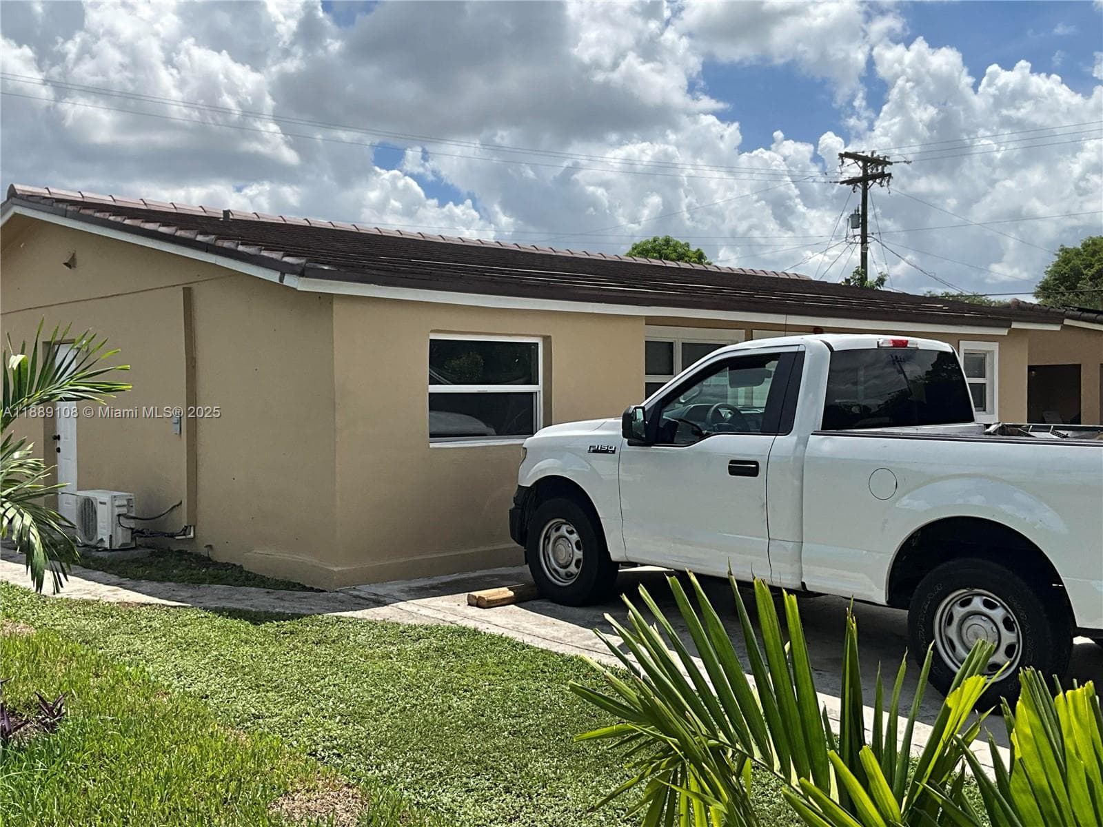 720 NW 38th Ave photo 2
