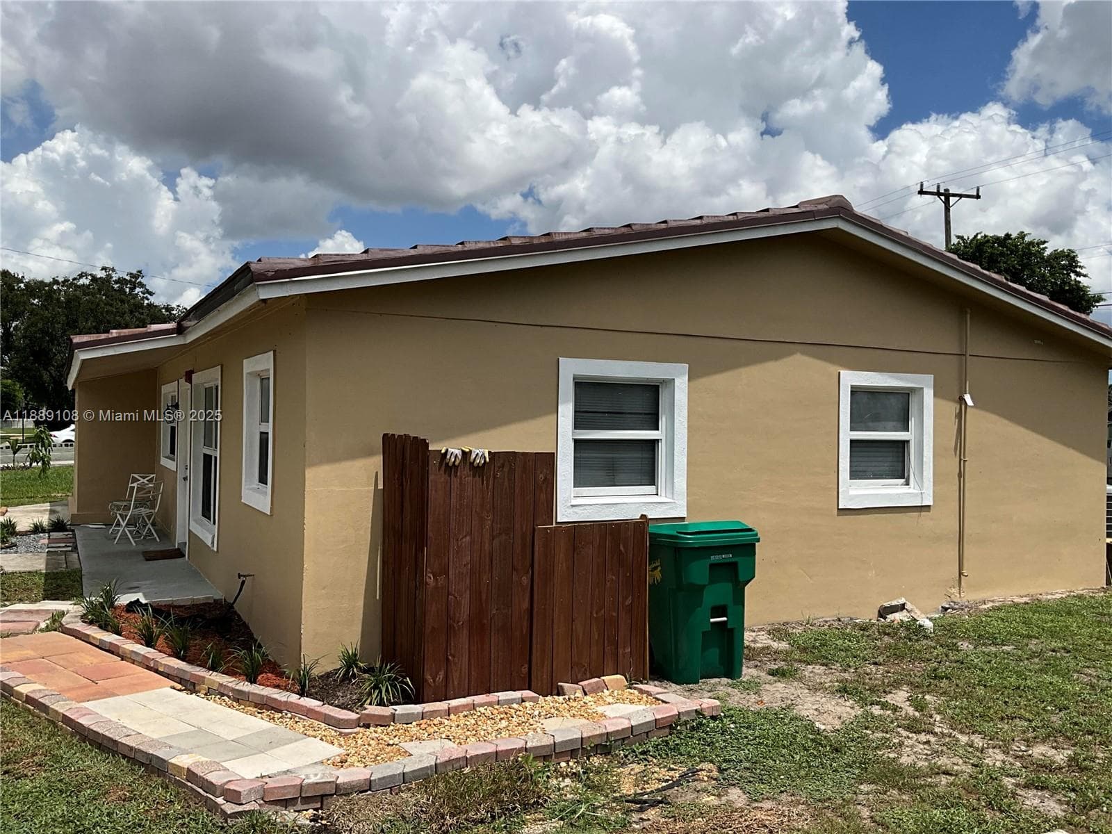 720 NW 38th Ave photo 11