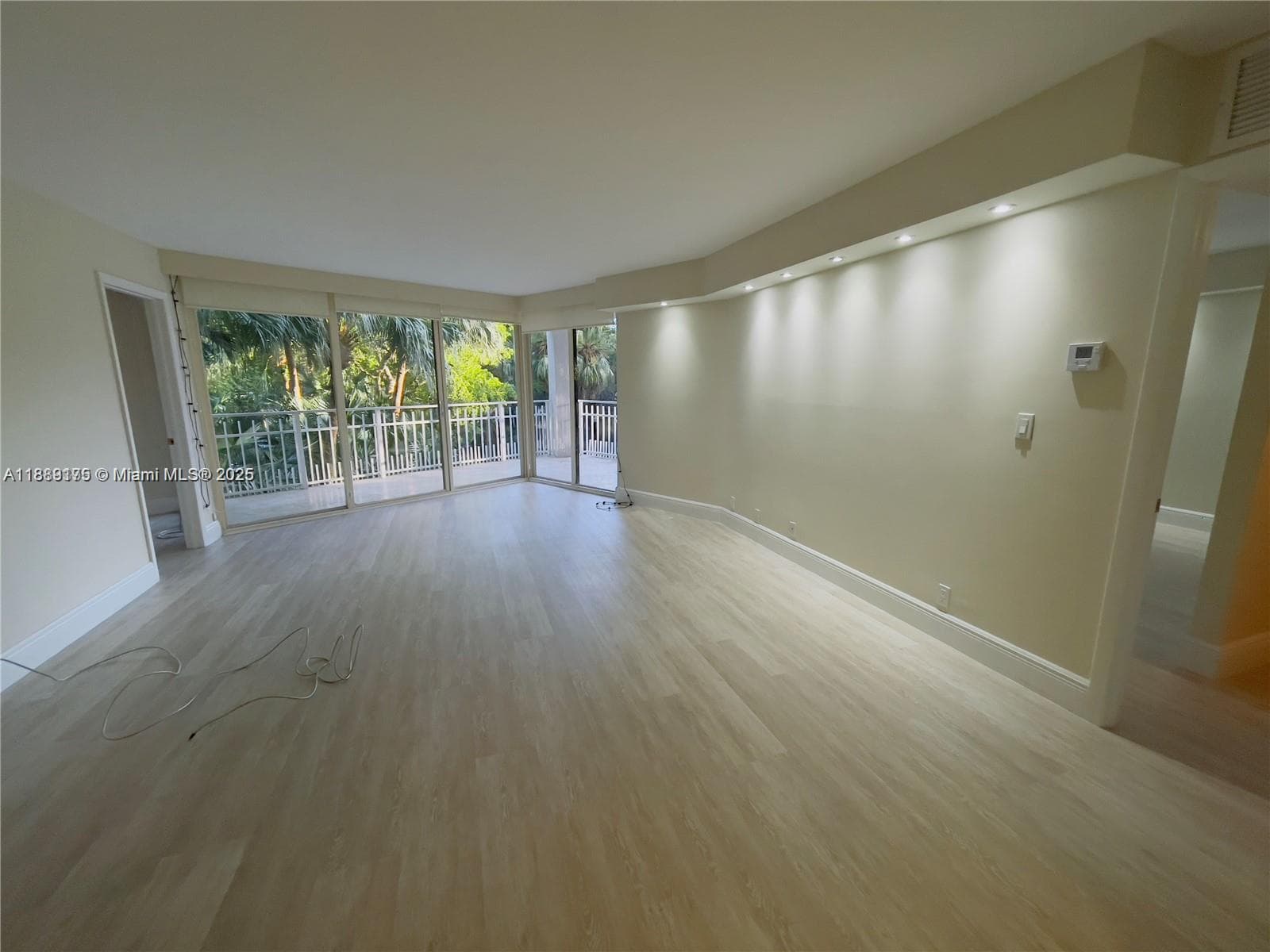 TOWERS OF QUAYSIDE CONDO · #309 in Miami - Photo 3
