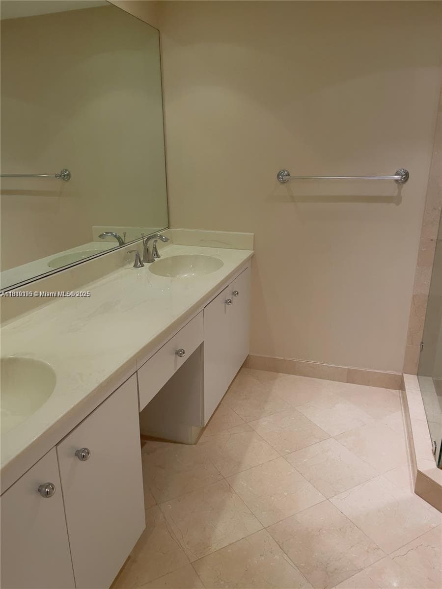 TOWERS OF QUAYSIDE CONDO · #309 in Miami - Photo 18