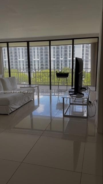 JOCKEY CLUB III CONDO · #654 in Miami - Photo 6