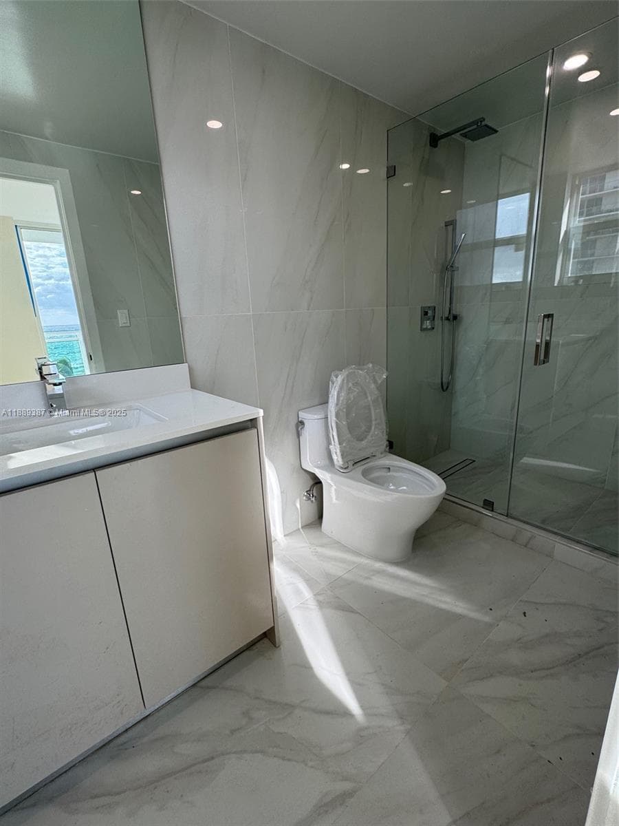 RESIDENCES ON HOLLYWOOD · #511 in Hollywood - Photo 3