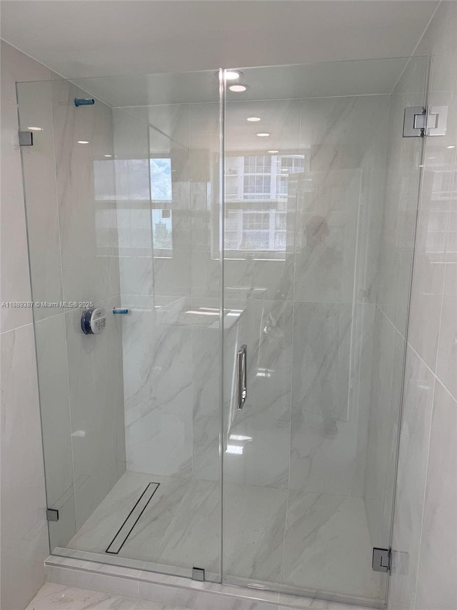 RESIDENCES ON HOLLYWOOD · #511 in Hollywood - Photo 10