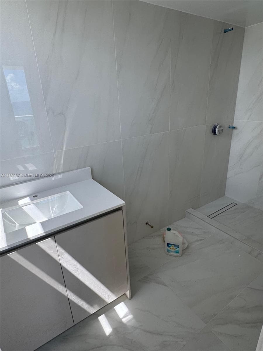 RESIDENCES ON HOLLYWOOD · #511 in Hollywood - Photo 11