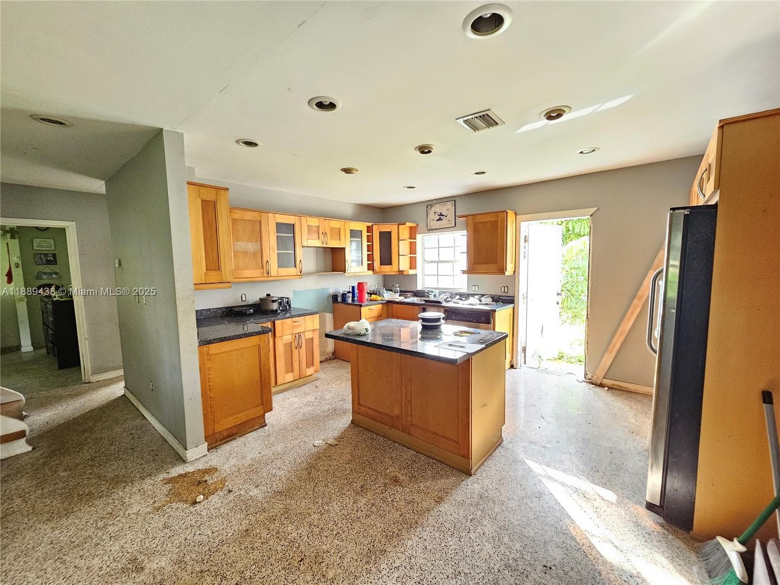 11500 N Miami Ave photo 5
