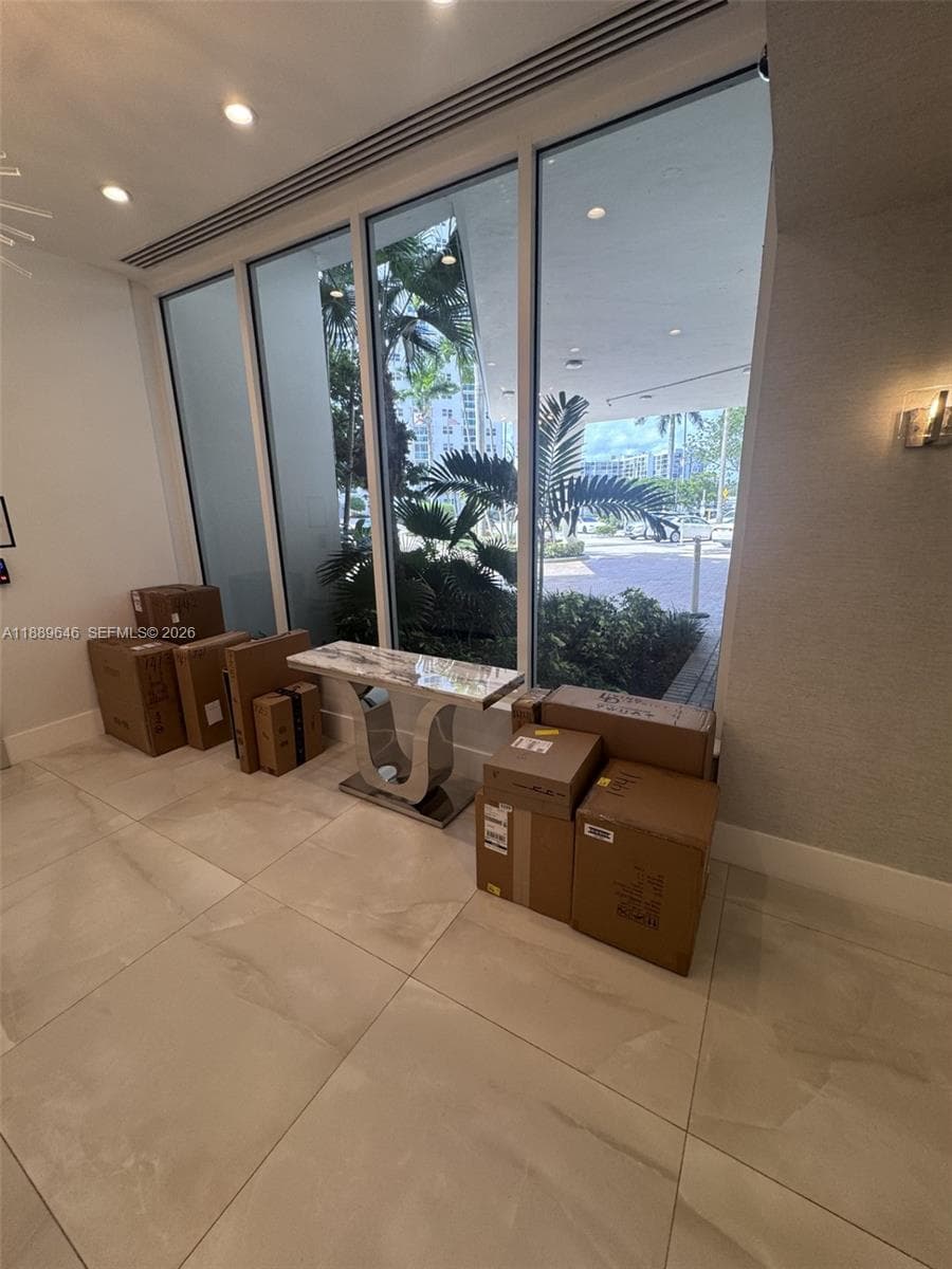 The Residences · #907 in Hollywood - Photo 9