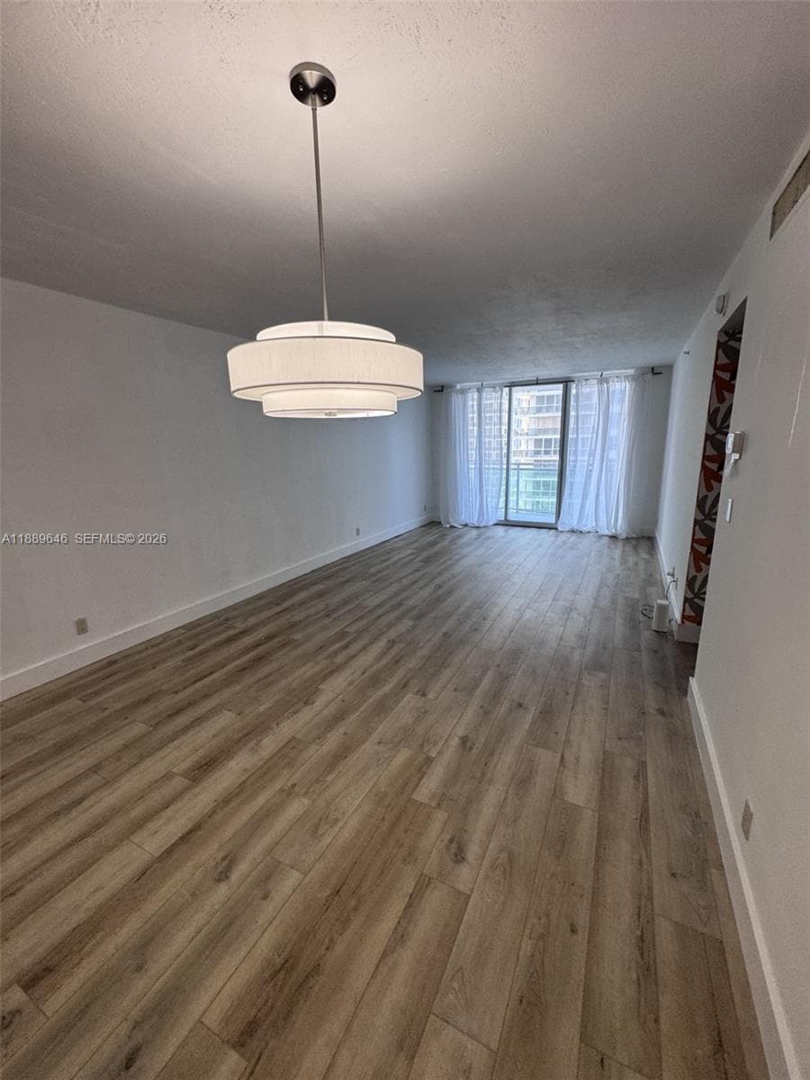 The Residences · #907 in Hollywood - Photo 15