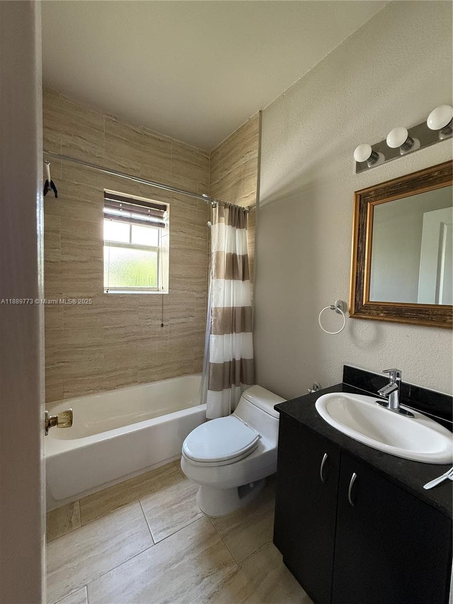 SAPPHIRE SOBE CONDO · #4 in Miami Beach - Photo 8