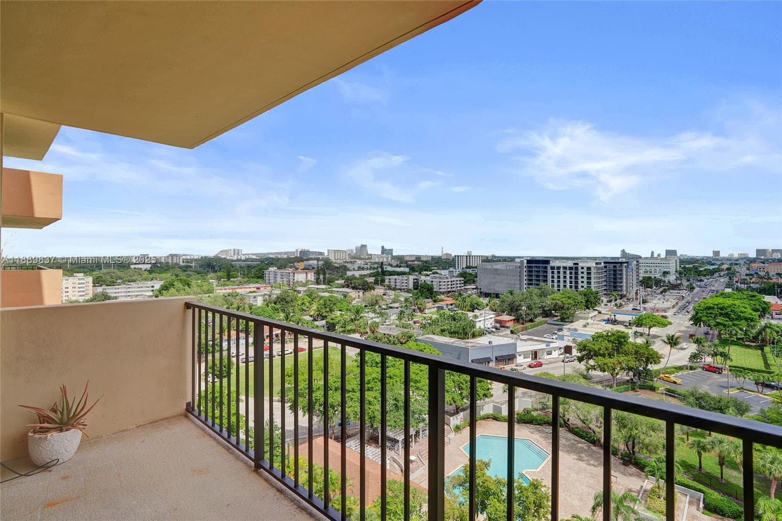 GREENWICH PH I CONDO · #A1213 in North Miami - Photo 12