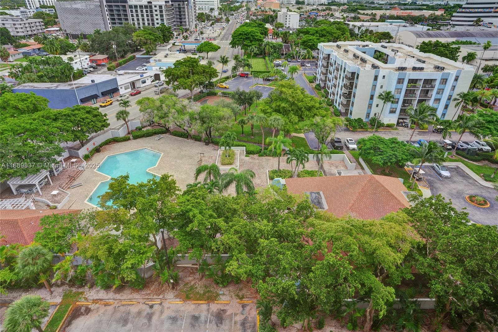 GREENWICH PH I CONDO · #A1213 in North Miami - Photo 3
