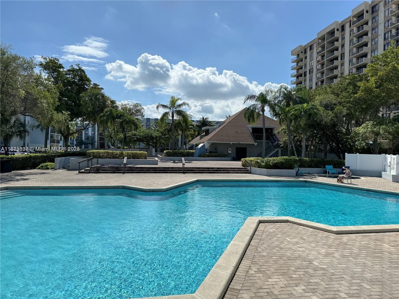 GREENWICH PH I CONDO · #A1213 in North Miami - Photo 5