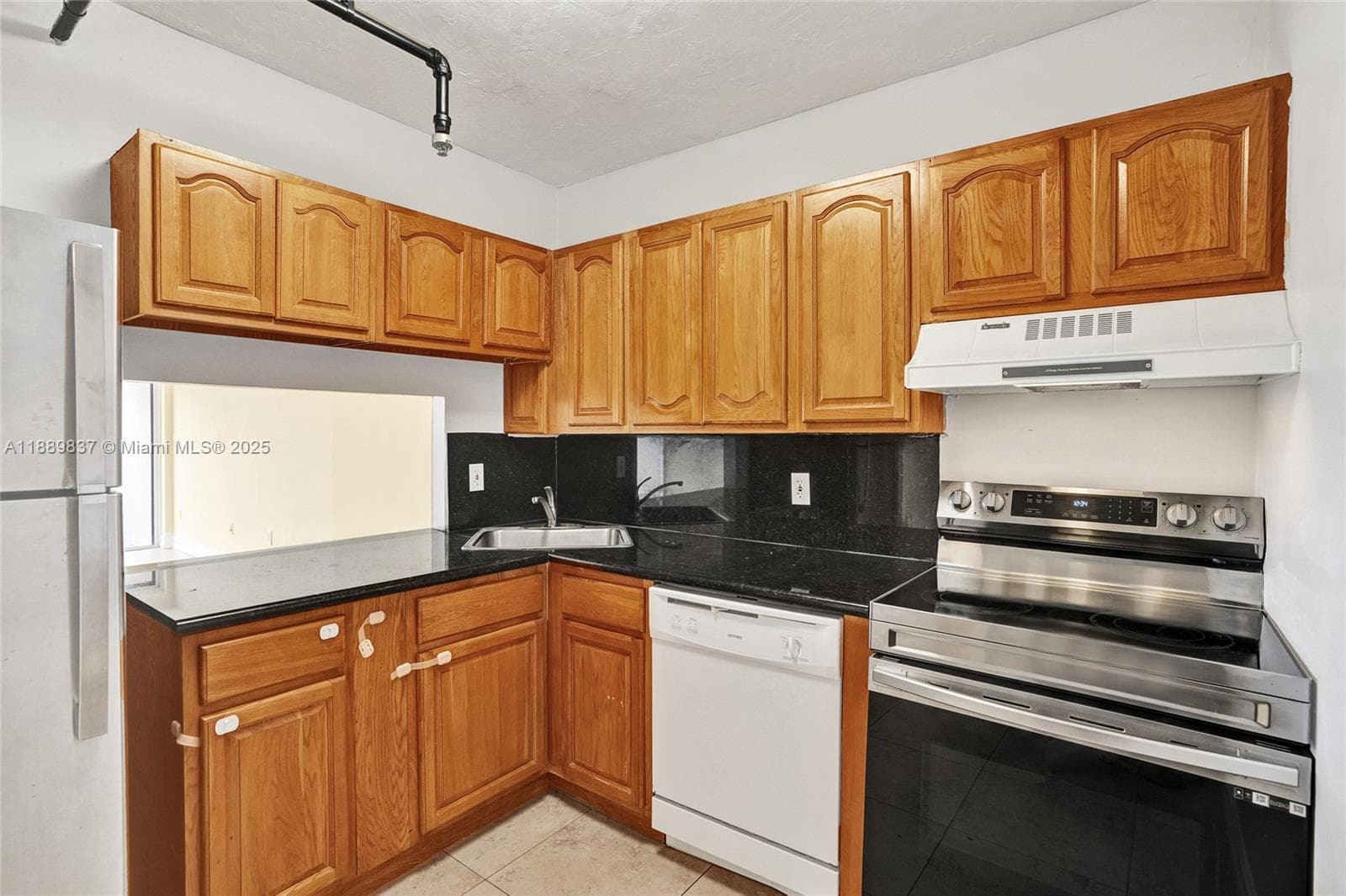 GREENWICH PH I CONDO · #A1213 in North Miami - Photo 30