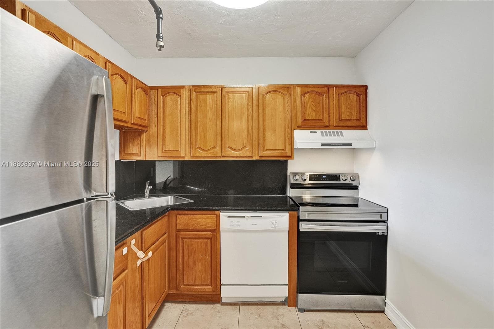 GREENWICH PH I CONDO · #A1213 in North Miami - Photo 34