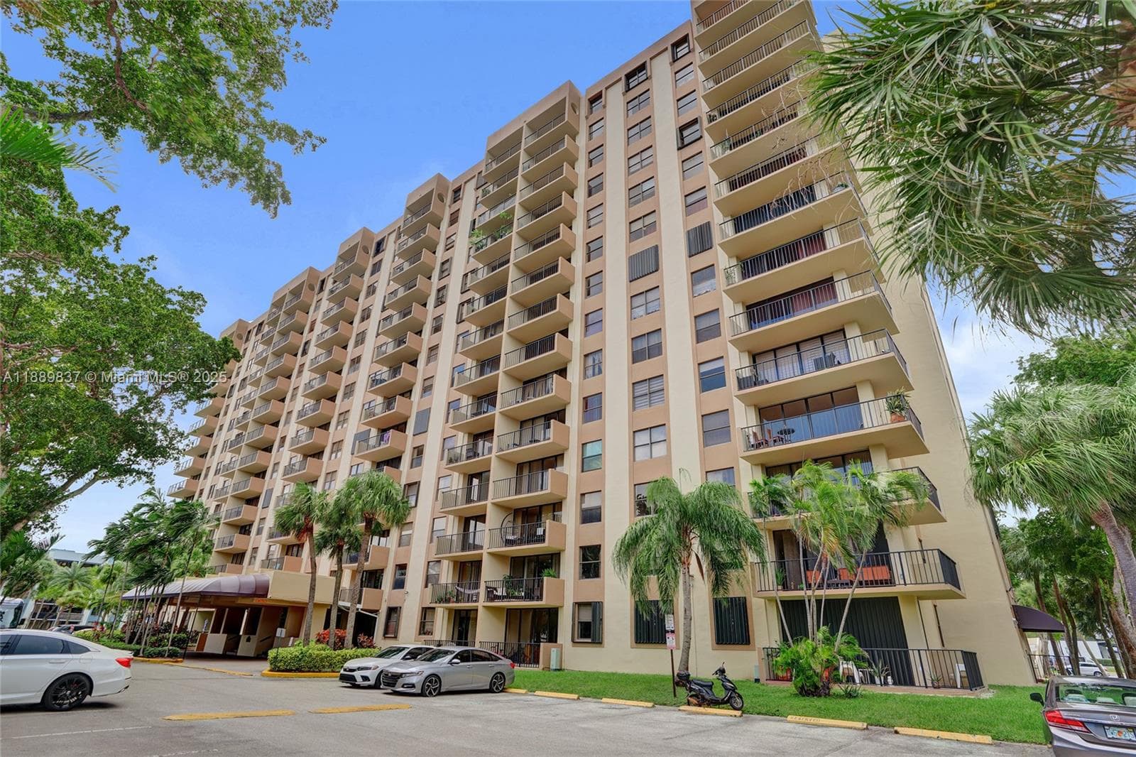 GREENWICH PH I CONDO · #A1213 in North Miami - Photo 10