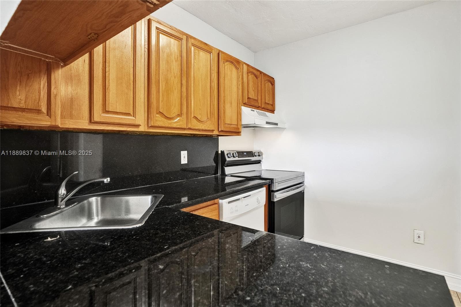 GREENWICH PH I CONDO · #A1213 in North Miami - Photo 33