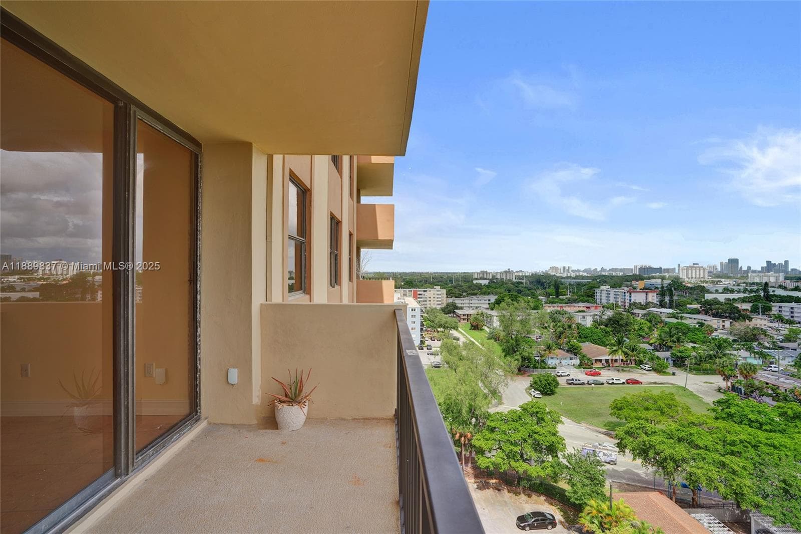 GREENWICH PH I CONDO · #A1213 in North Miami - Photo 14