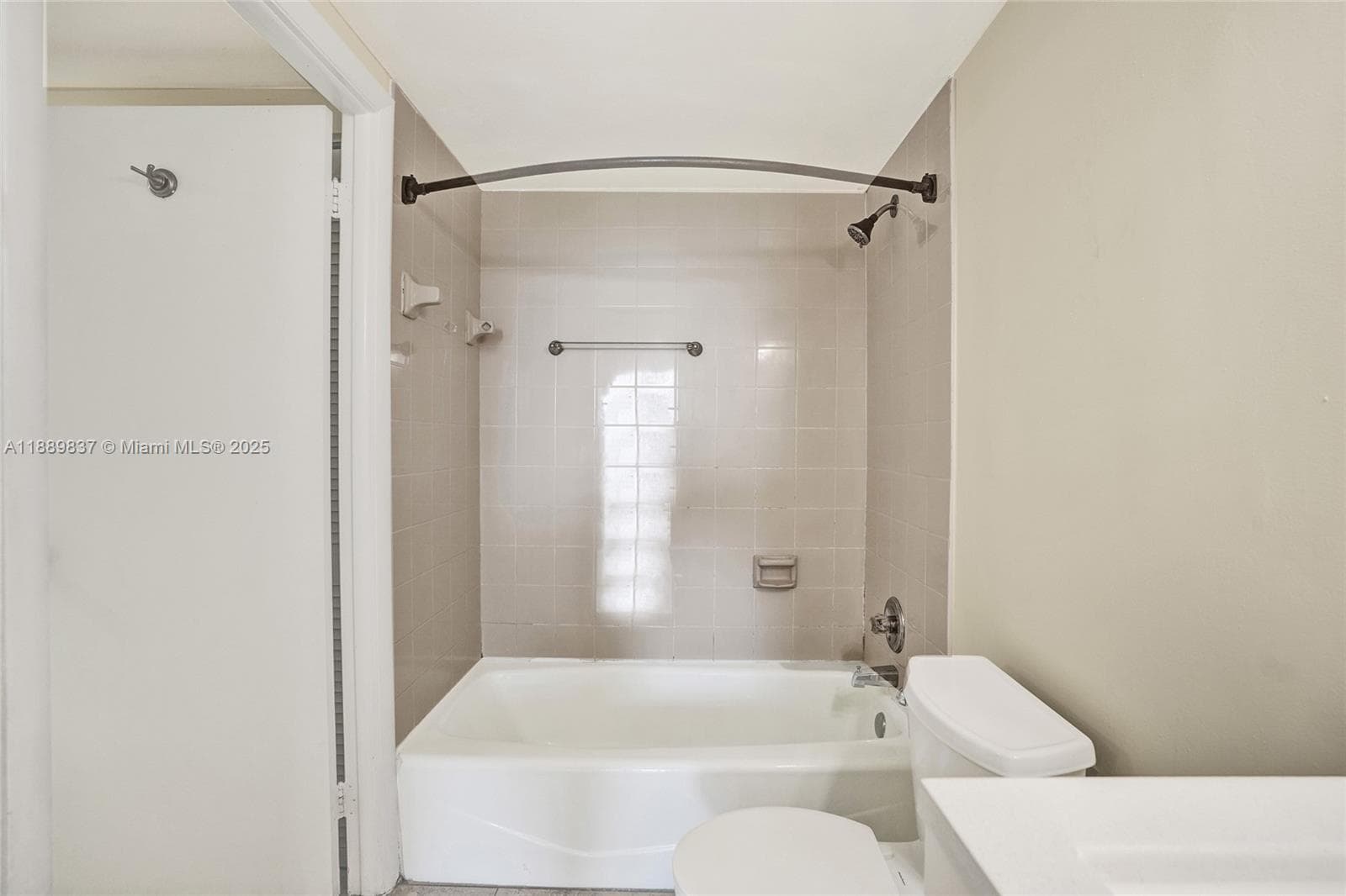 GREENWICH PH I CONDO · #A1213 in North Miami - Photo 37