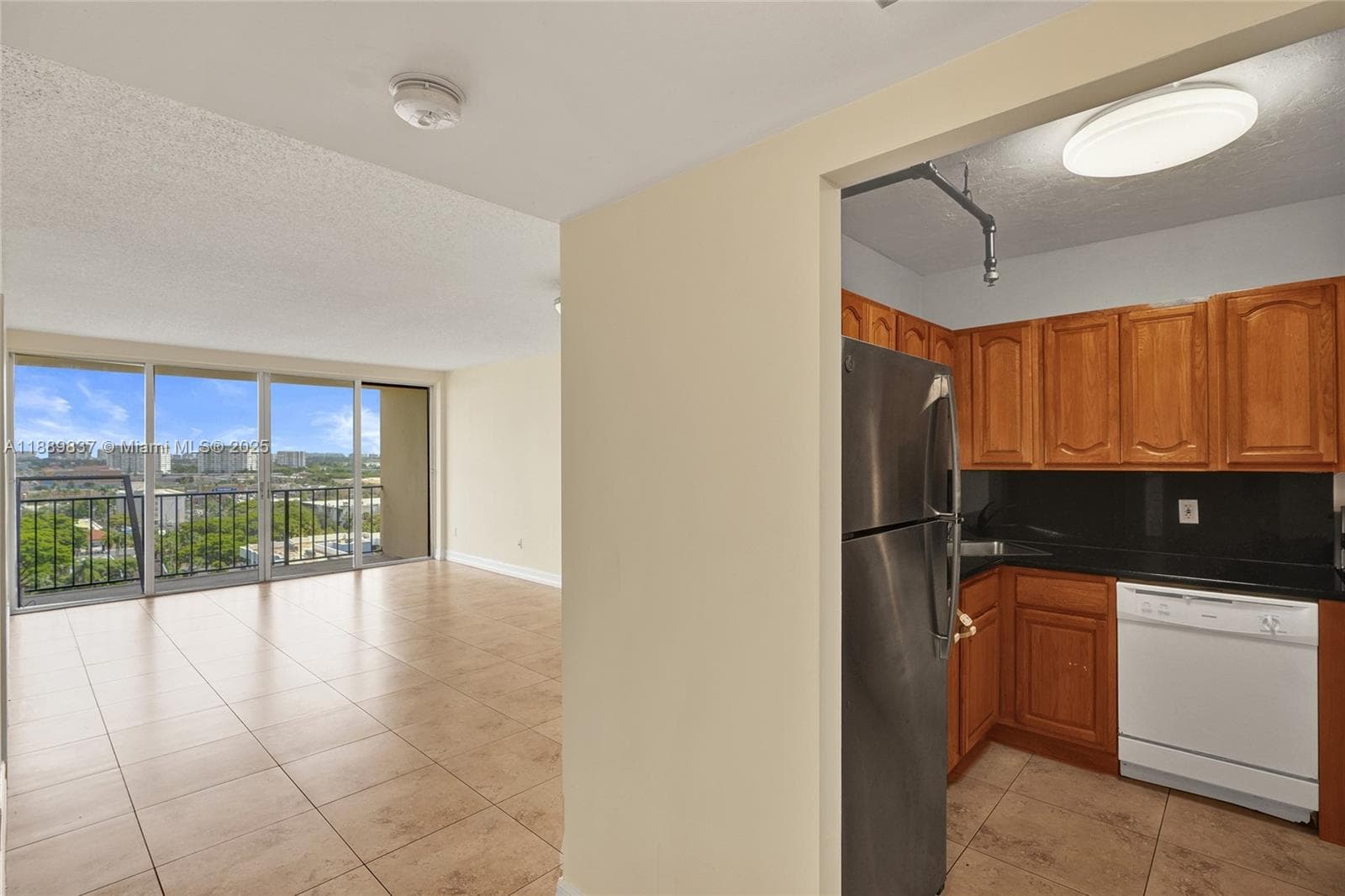 GREENWICH PH I CONDO · #A1213 in North Miami - Photo 35