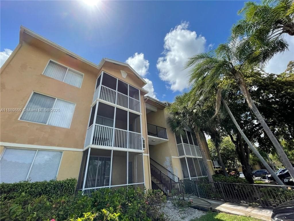 WINDWARD LAKES CONDO · #A101 in Pompano Beach - Photo 9