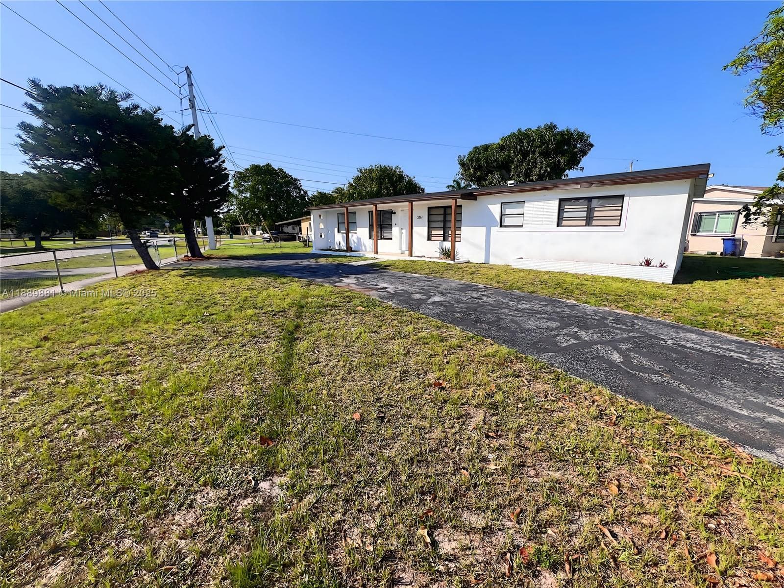 3361 NW 5th Pl photo 22