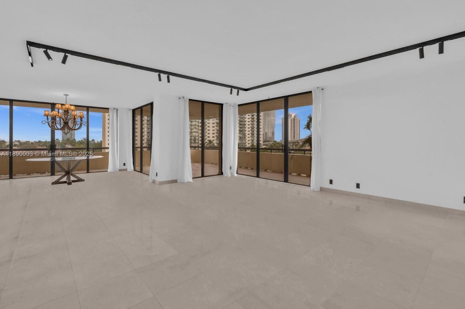 TURNBERRY TOWERS CONDO · #3J in Aventura - Photo 2