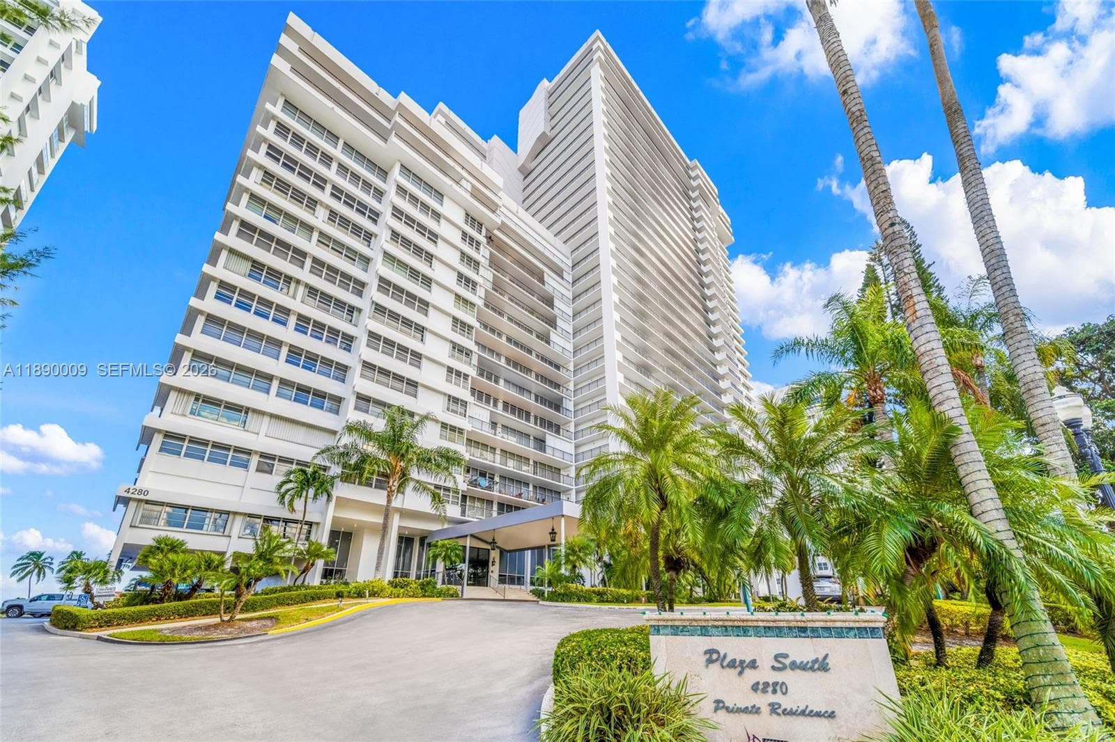 PLAZA SOUTH CONDO · #12H in Fort Lauderdale - Photo 2