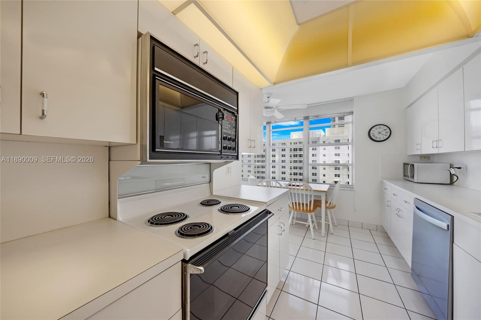 PLAZA SOUTH CONDO · #12H in Fort Lauderdale - Photo 8