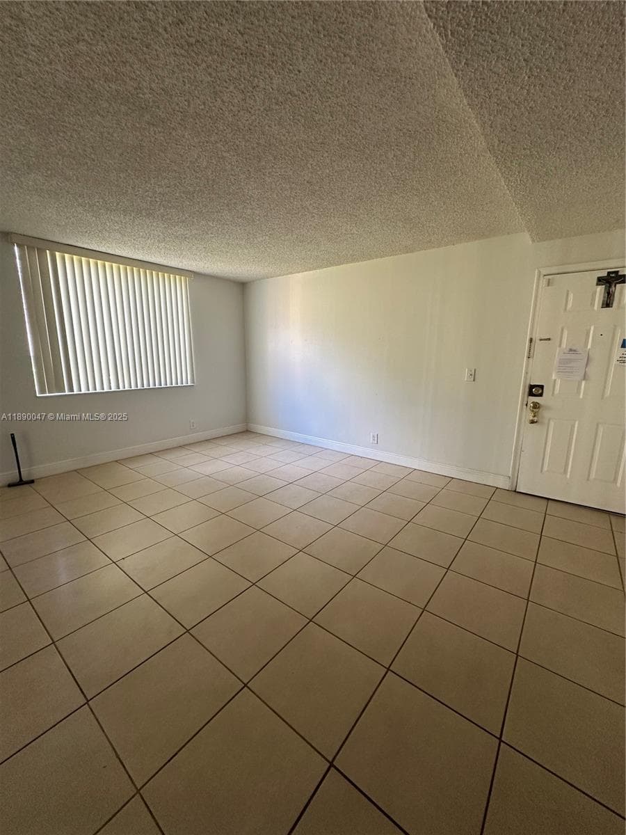 WINDWARD LAKES CONDO · #C203 in Pompano Beach - Photo 4