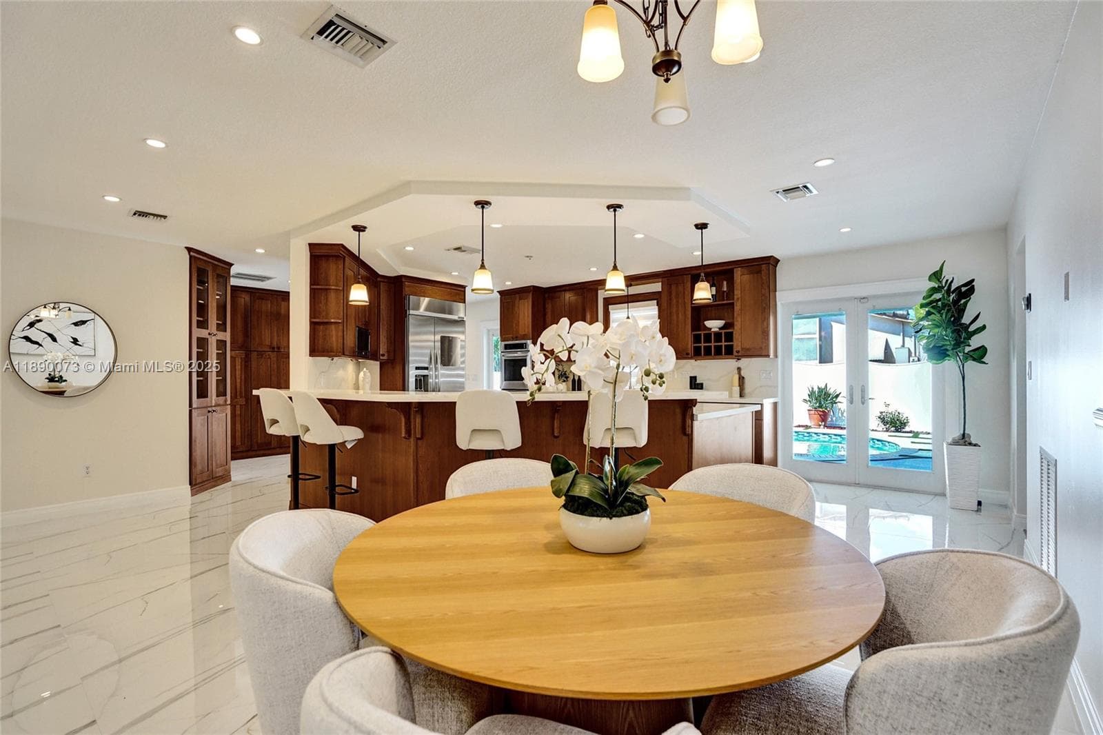 300 W Chaminade Dr photo 17