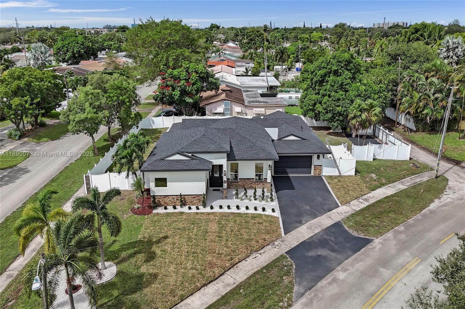 300 W Chaminade Dr photo 7