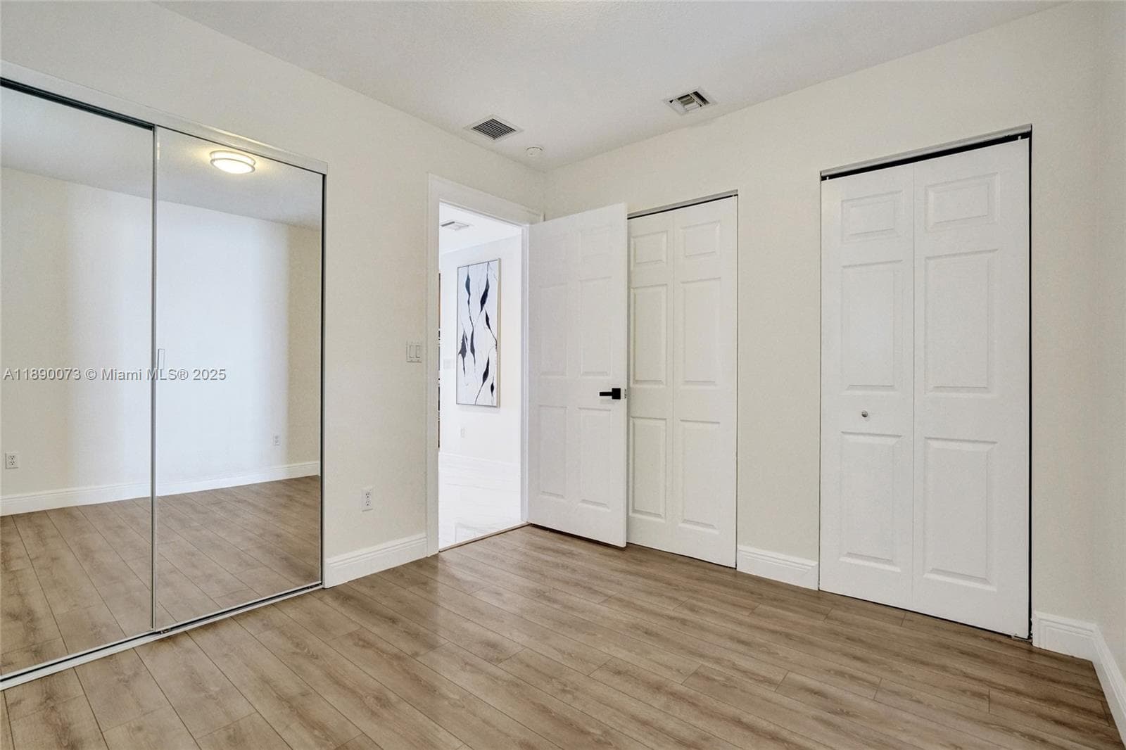 300 W Chaminade Dr photo 30