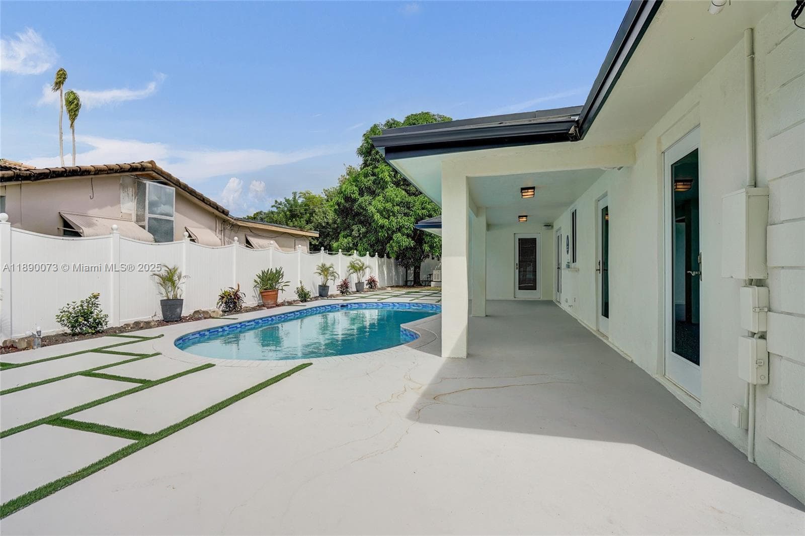 300 W Chaminade Dr photo 60