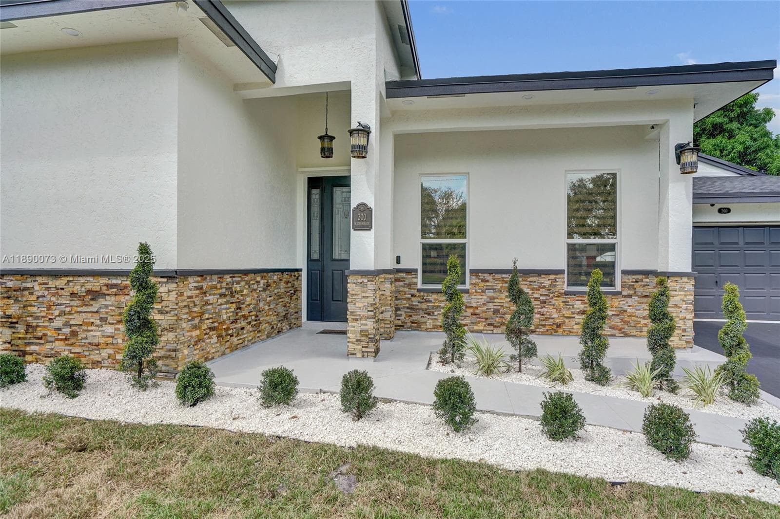 300 W Chaminade Dr photo 4