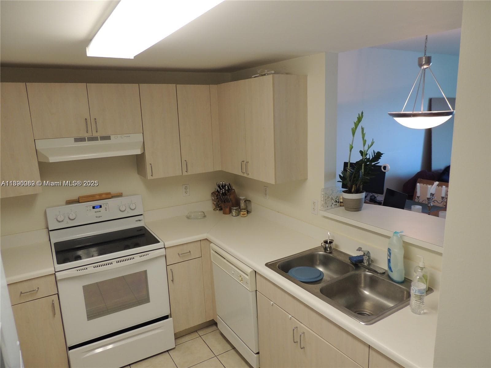 Douglas Grand · #726 in Coral Gables - Photo 12