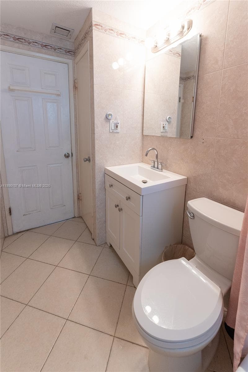 3036 N 58th Ave photo 14