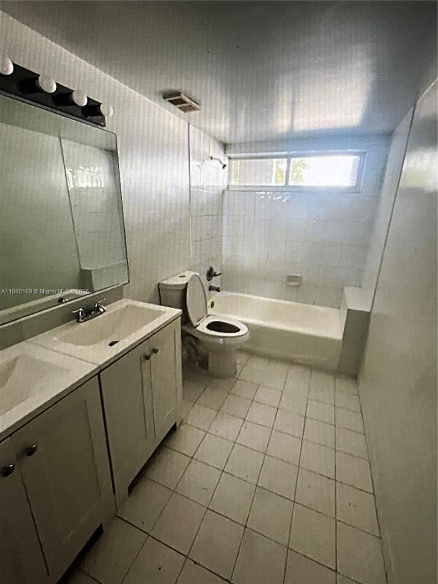 POINCIANA VILLAGE CONDO · #206 in Miami - Photo 7