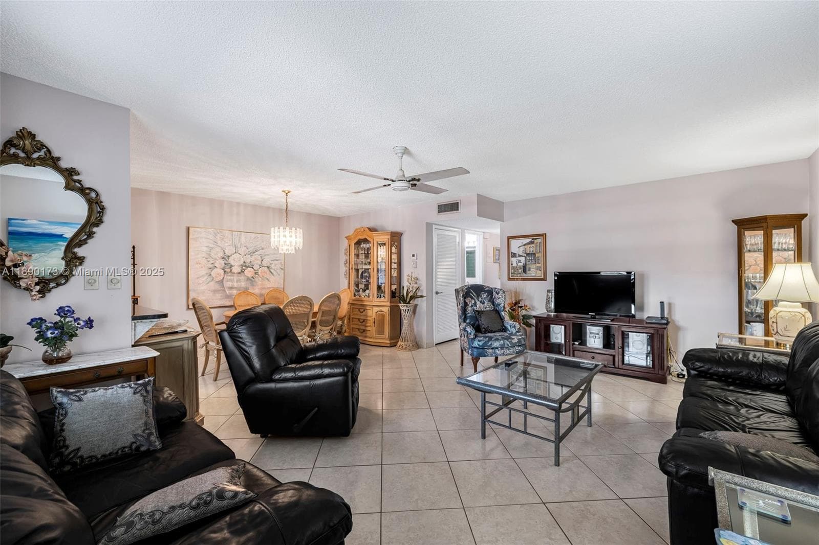 BEVERLY HILLS CONDO · #U405 in Hollywood - Photo 7