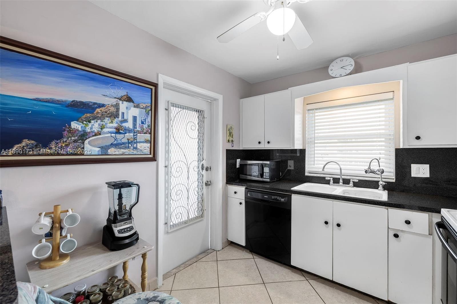 BEVERLY HILLS CONDO · #U405 in Hollywood - Photo 3