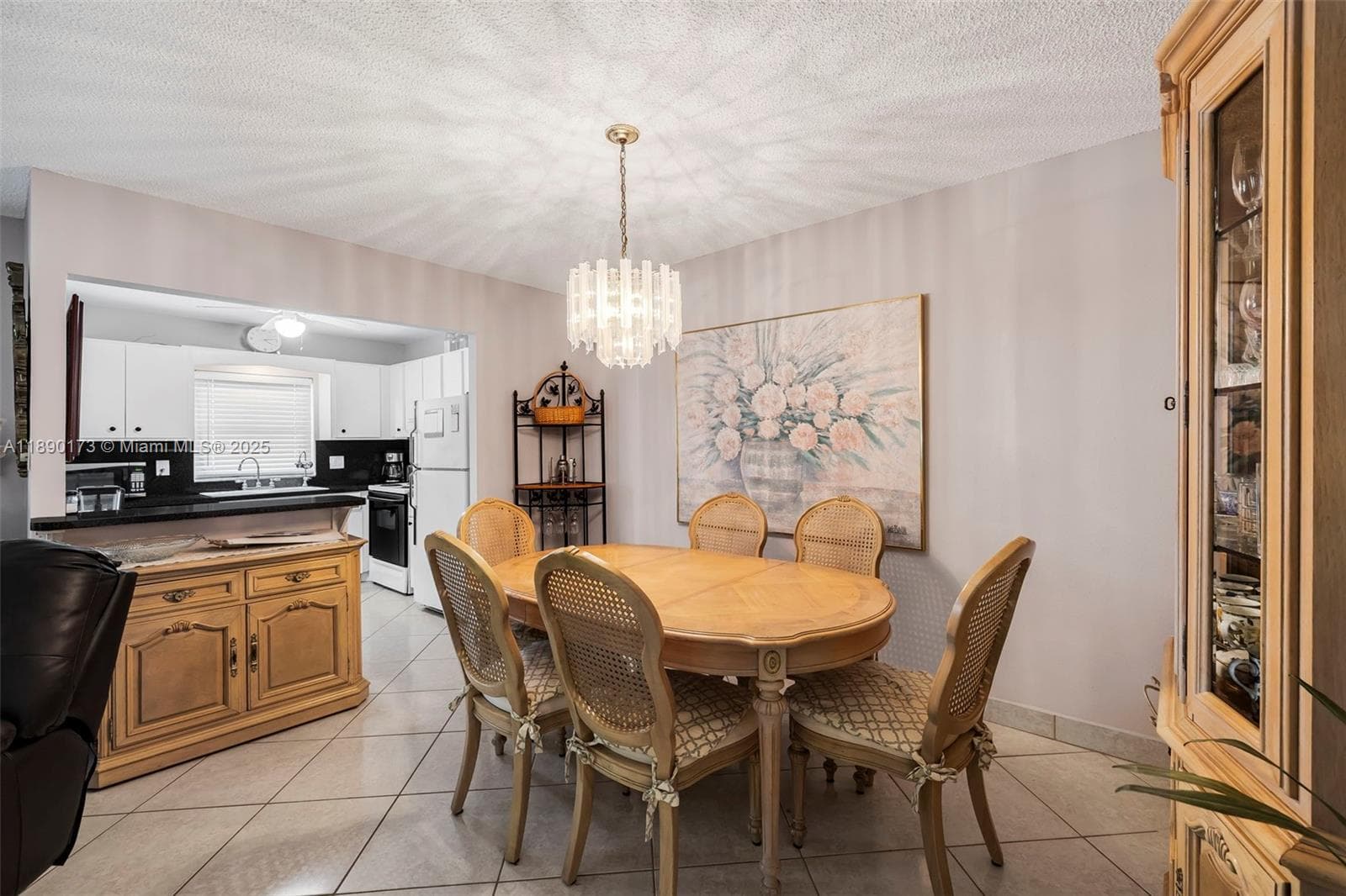 BEVERLY HILLS CONDO · #U405 in Hollywood - Photo 5