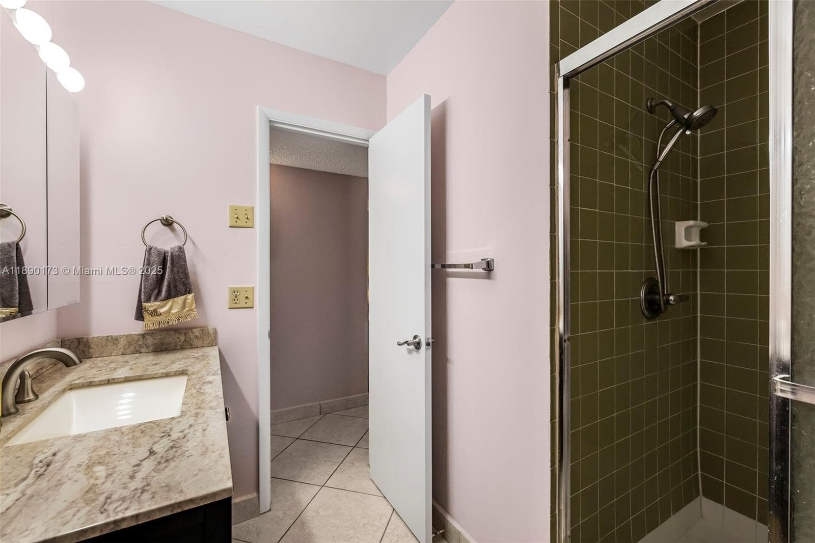 BEVERLY HILLS CONDO · #U405 in Hollywood - Photo 15