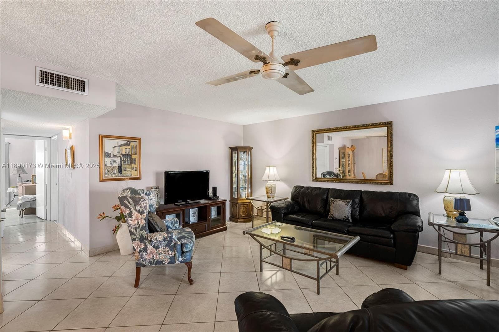 BEVERLY HILLS CONDO · #U405 in Hollywood - Photo 4