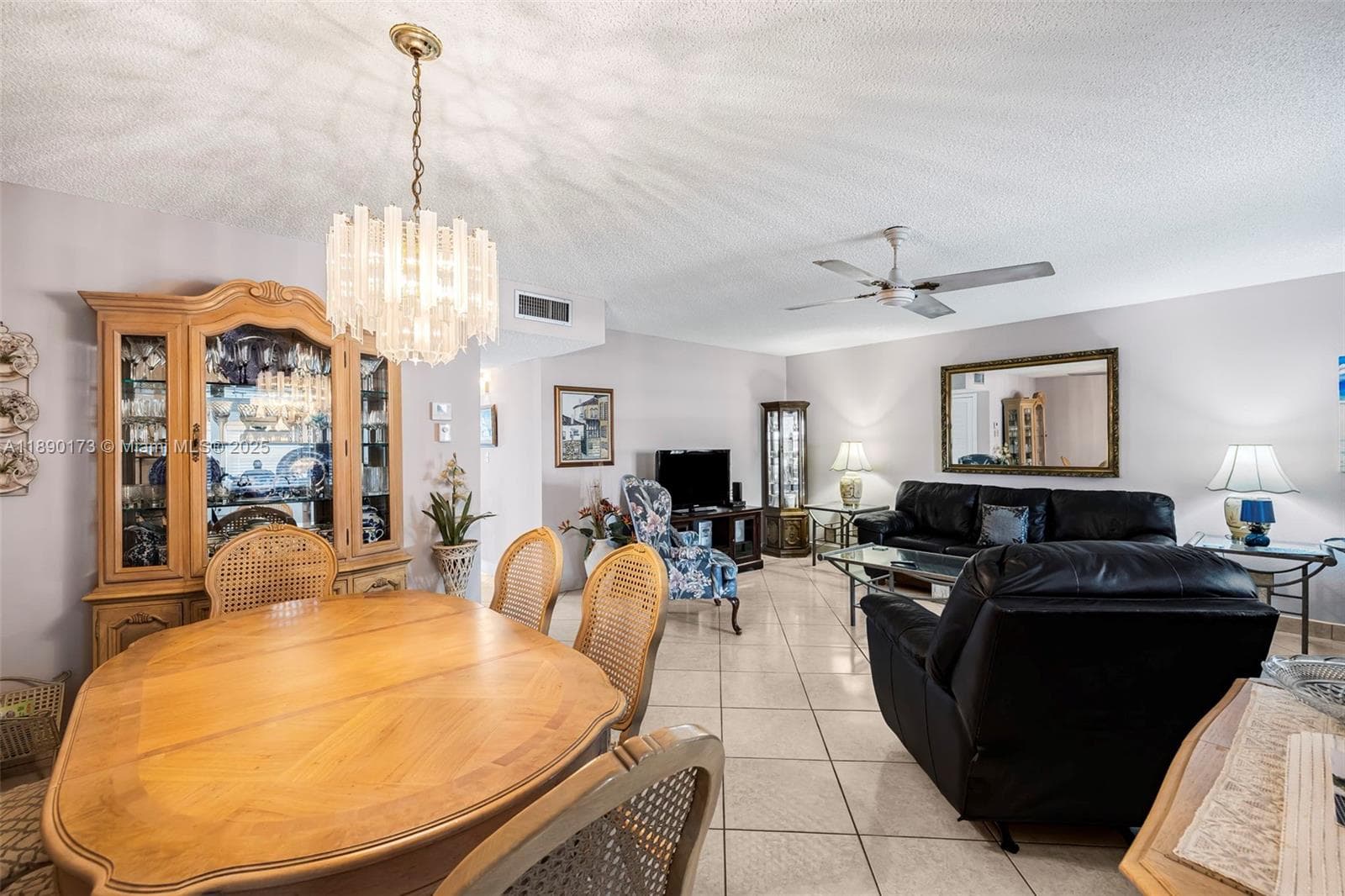 BEVERLY HILLS CONDO · #U405 in Hollywood - Photo 8