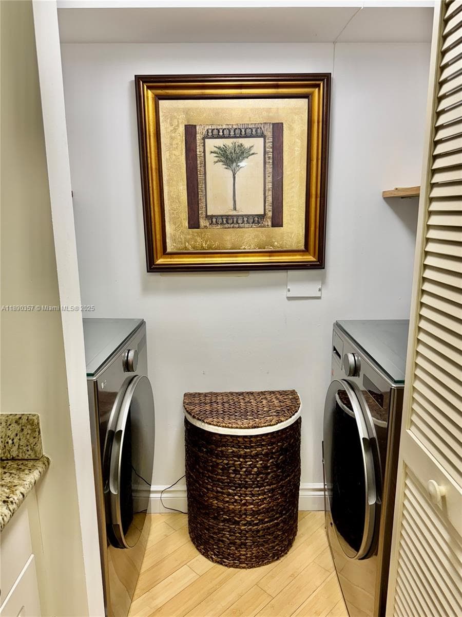 TURNBERRY ON THE GREEN CO · #2515 in Aventura - Photo 7