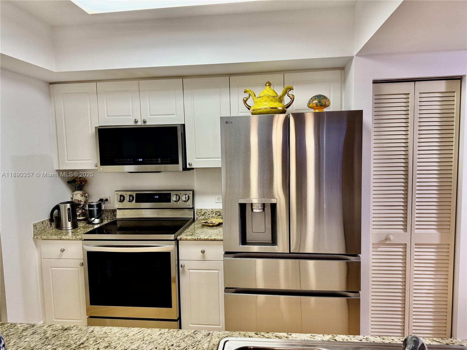 TURNBERRY ON THE GREEN CO · #2515 in Aventura - Photo 5