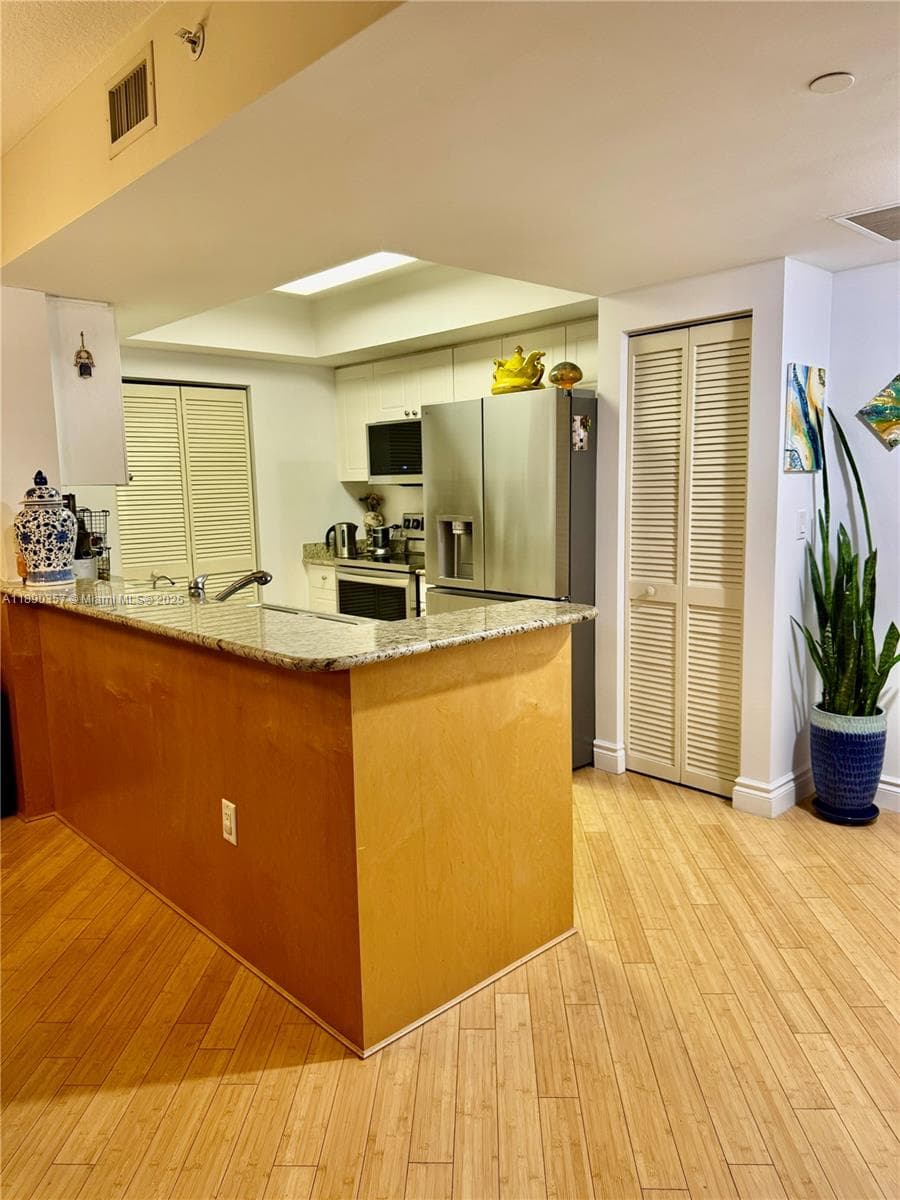 TURNBERRY ON THE GREEN CO · #2515 in Aventura - Photo 4